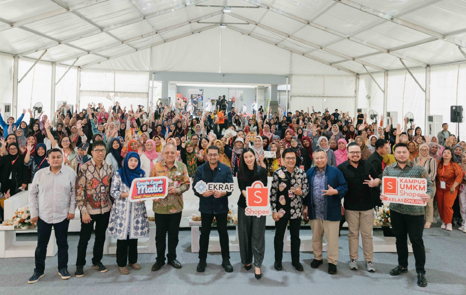 Peluncuran program Emak-Emak Matic (Emak-Emak Melek Teknologi) di Malang menggunakan kurikulum Kampus UMKM Shopee Kelas Online.