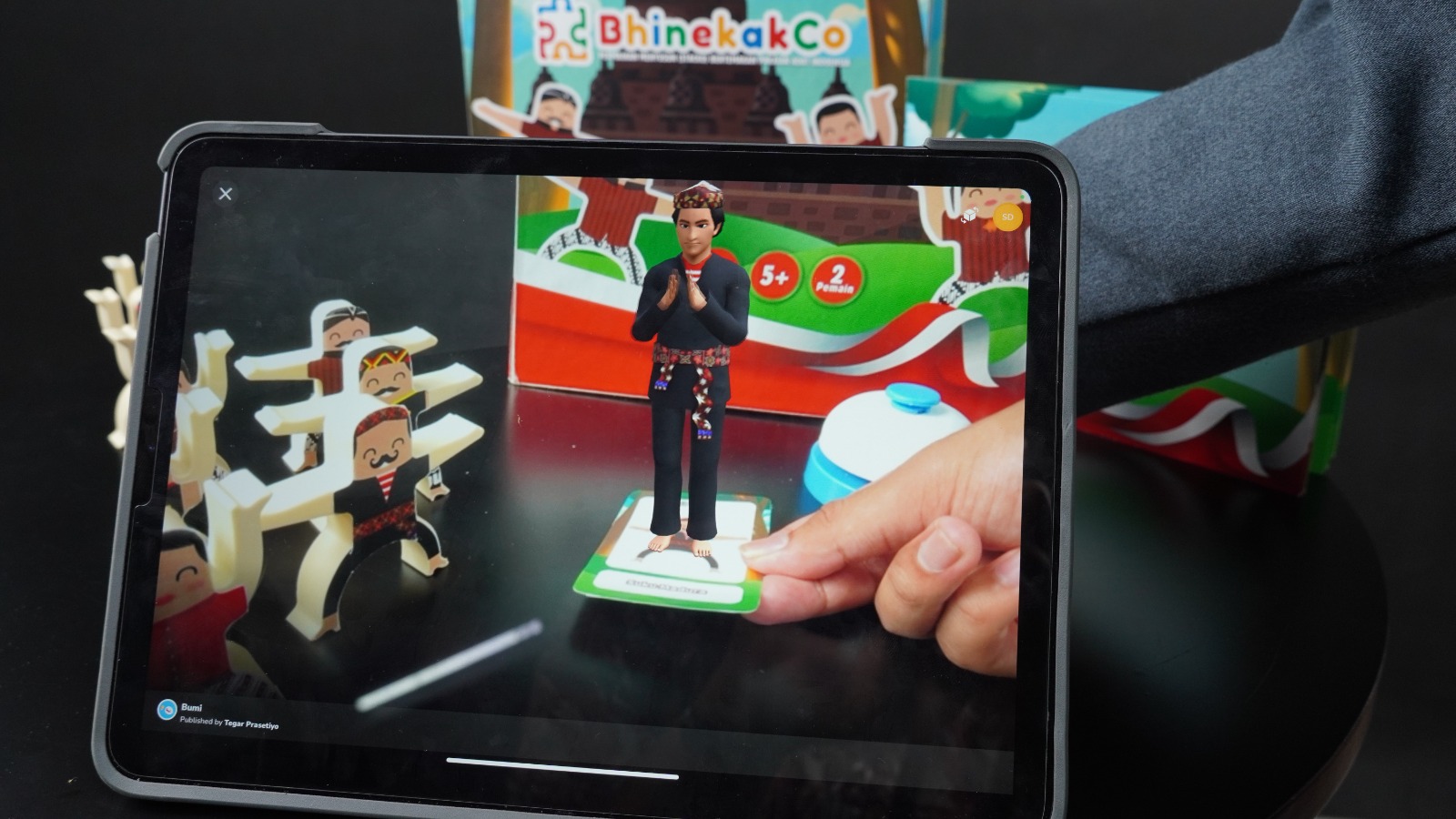 CINTA TANAH AIR: board game 32 suku di Indonesia karya mahasiswa DKV.