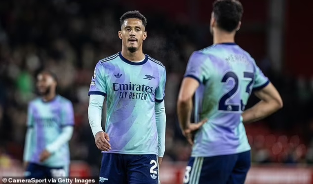 Arsenal saat ini berada di posisi kedua klasemen dan masih tertinggal 13 poin dari raksasa Merseyside tersebut.