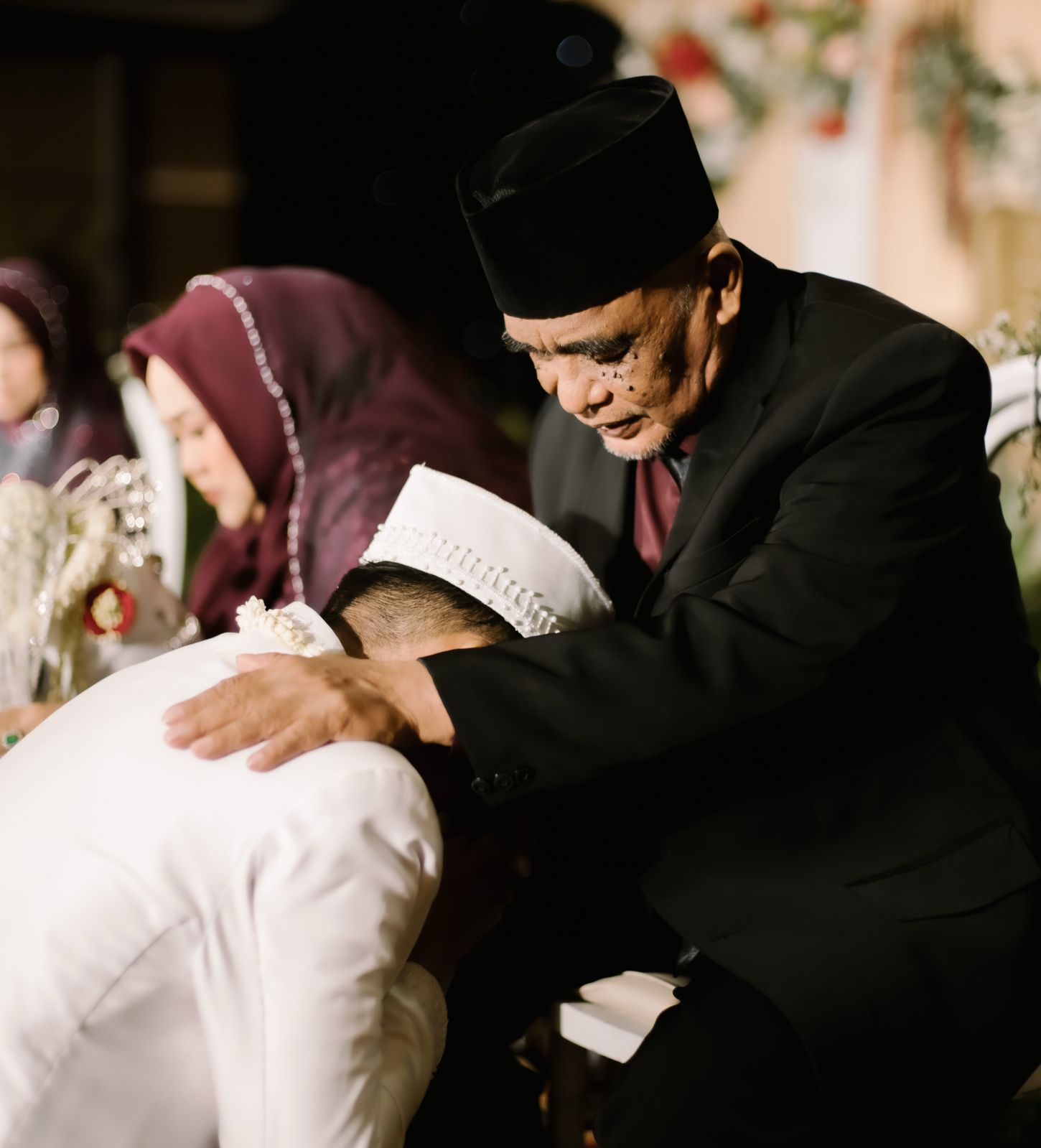 PROSESI: Ngunduh mantu atau sepasar merupakan tradisi pernikahan yang ada di Kota Pahlawan.