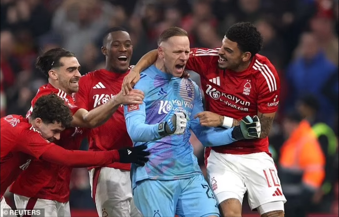 Kiper Belgia Matz Sels menggagaljan penalti Jack Taylor dan membawa Nottingham Forest ke babak delapan besar Piala FA.