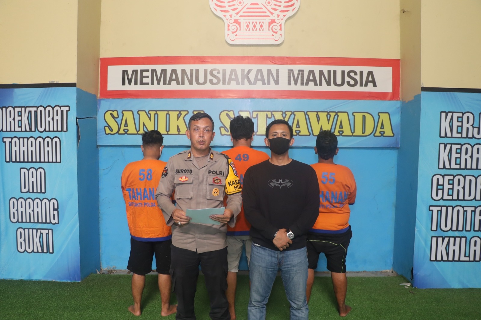 Tiga pelaku penusukan di Jalan Jakarta Surabaya diamankan Polres Perak Surabaya. (IST)