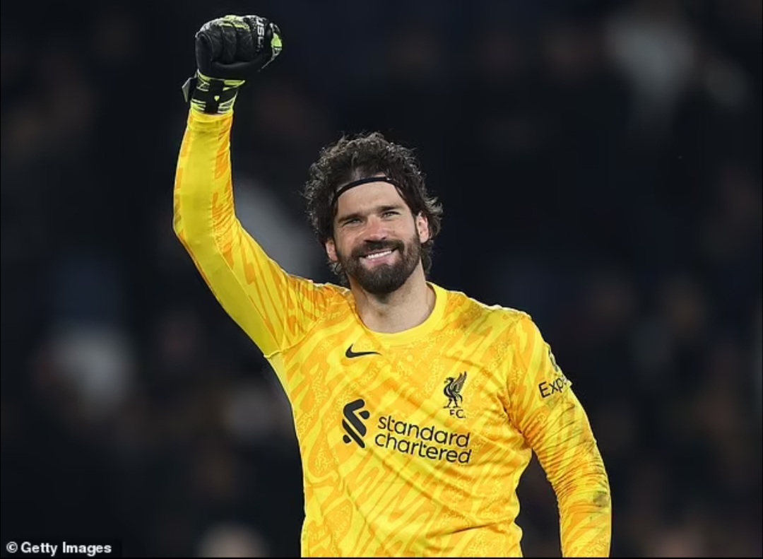 PSG mendominasi pertandingan dan melepaskan 27 tembakan ke gawang, namun gagal menaklukkan Alisson Becker.