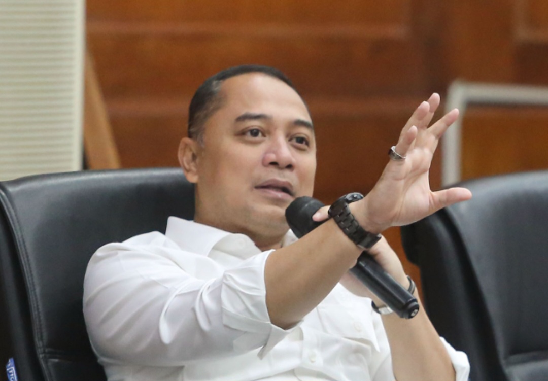 Wali Kota Surabaya Eri Cahyadi berharap tiga rumah sakit daerah terapkan digitalisasi.