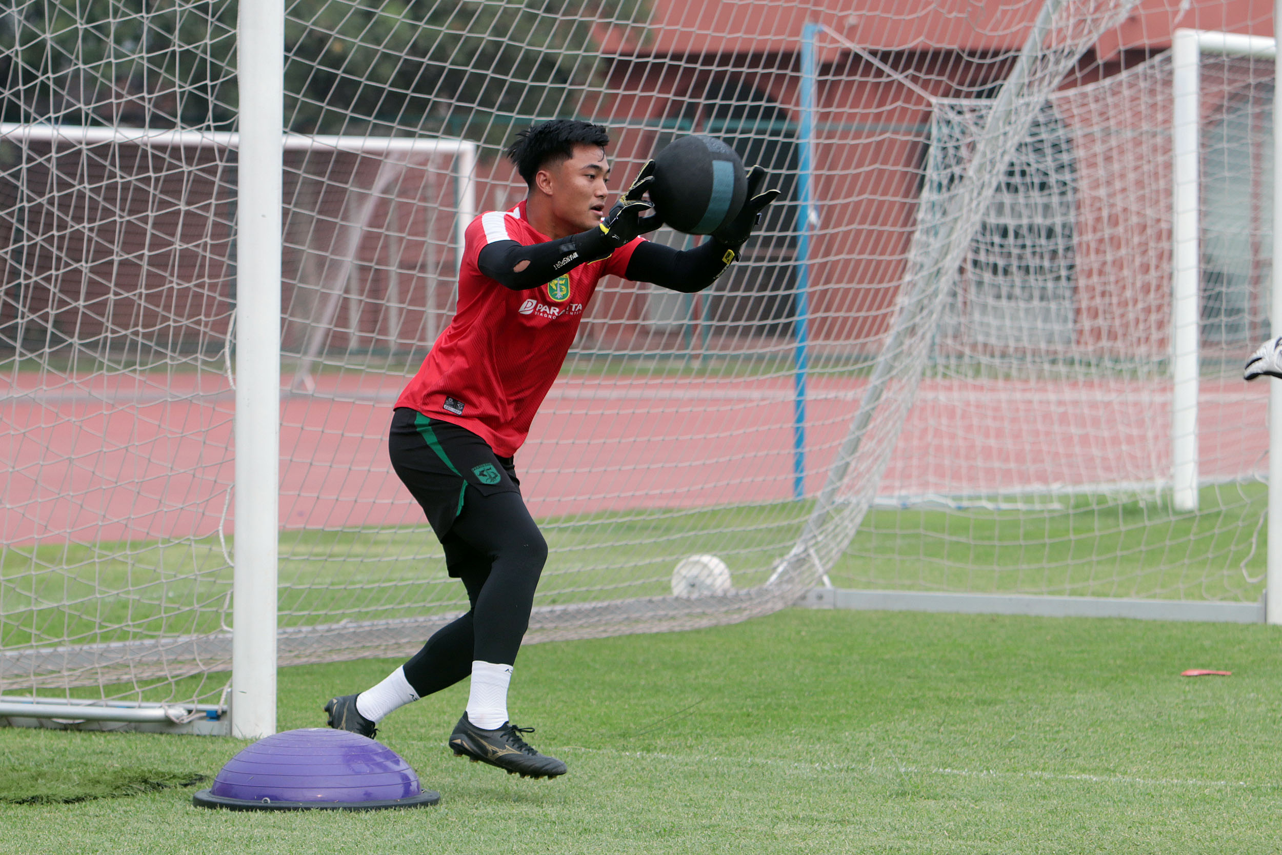 Ernando Eri Sutaryadi siap bersaing mengisi posisi penjaga gawang timnas Indonesia.