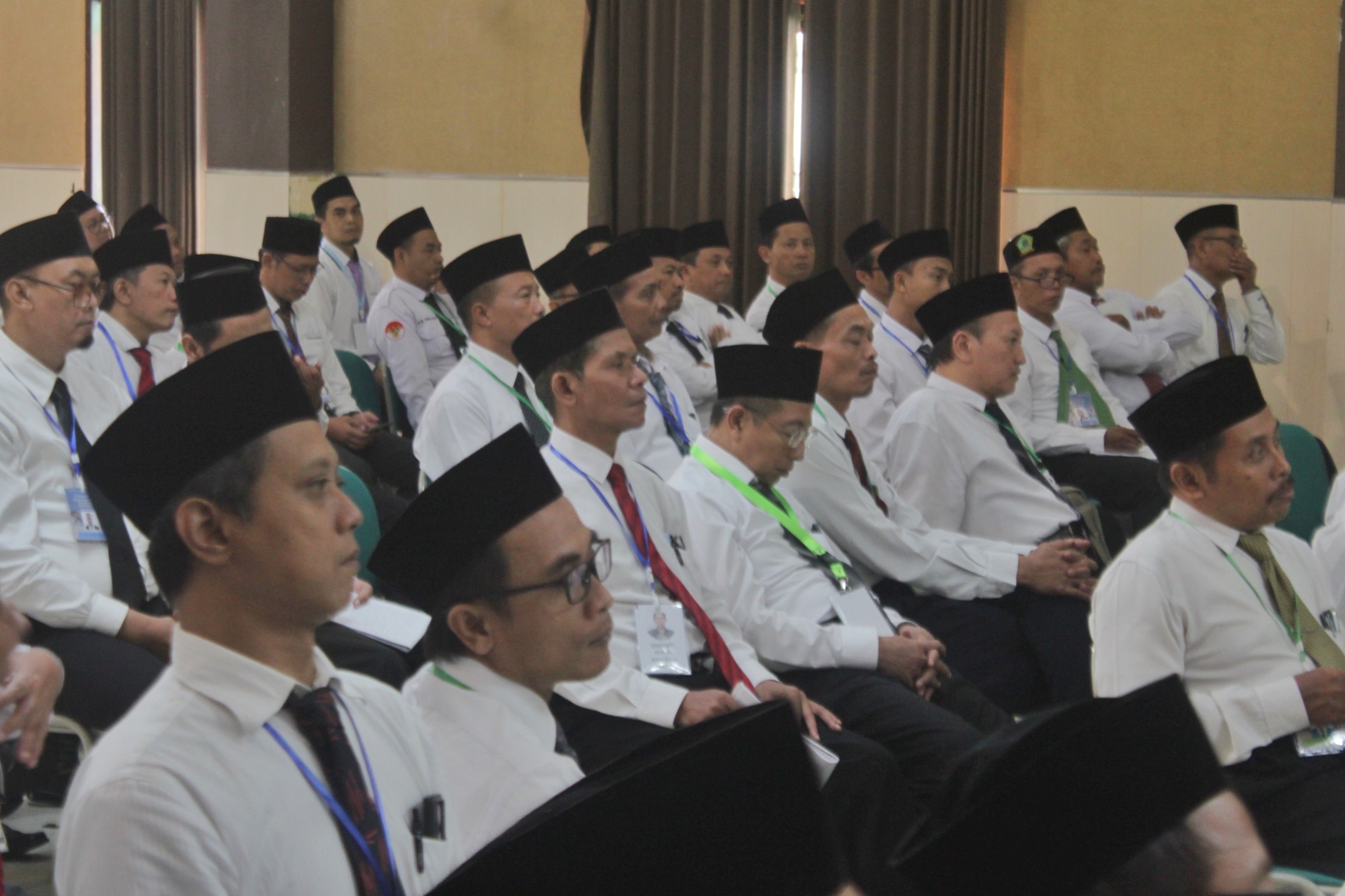 Ratusan petugas PPIH mengikuti pelatihan dan bimbingan teknis di Asrama Haji Sukolilo, Surabaya.