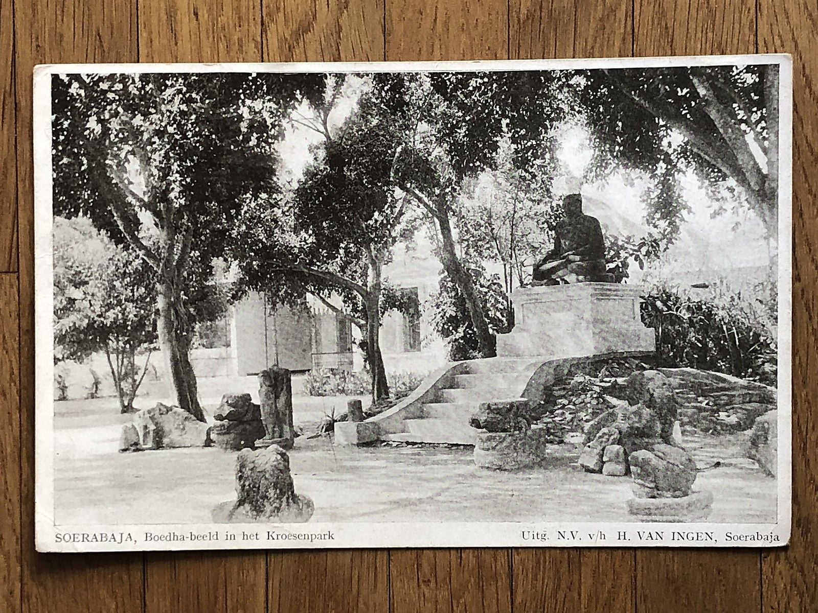 BERUSIA RATUSAN TAHUN: Arca Joko Dolog di Surabaya sekitar 1920-an.