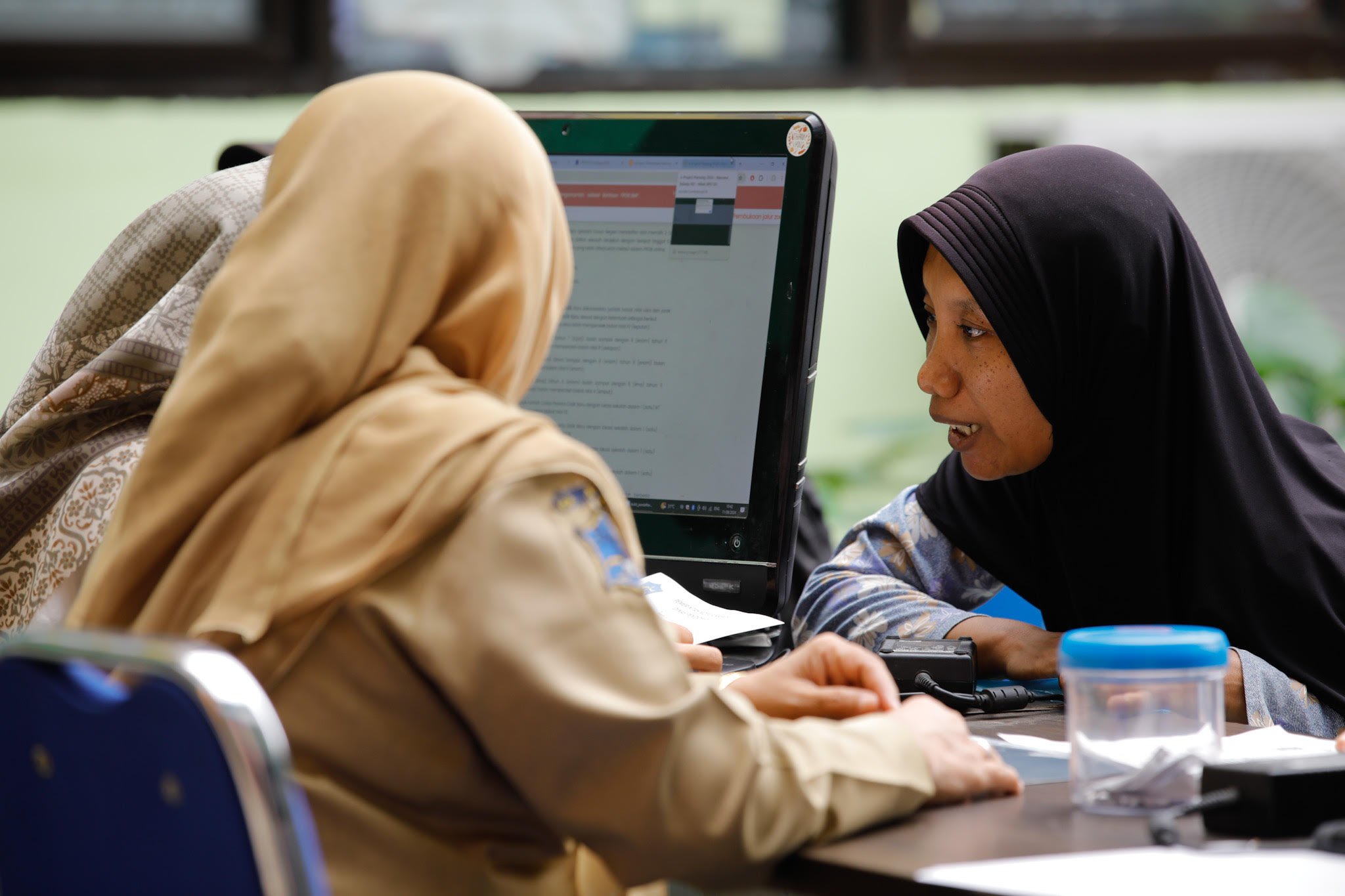 Kuota jalur domisili dalam SPMB yang awalnya minimal 50 persen, di tahun ini menjadi minimal 35 persen untuk SMA dan 10 persen untuk SMK.