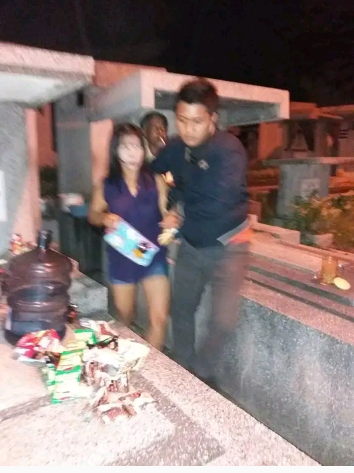 Makam Kembang Kuning Surabaya jadi tempat mangkal kupu-kupu malam. (IST)