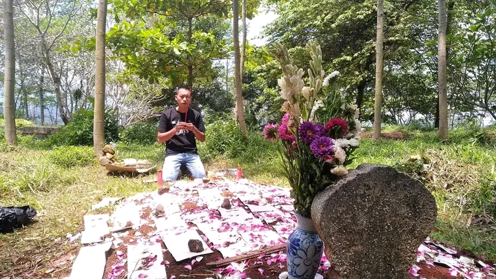 Warga Tionghoa biasanya ziarah ke makam keluarga pada saat Ceng Beng setiap 5 April. (IST)