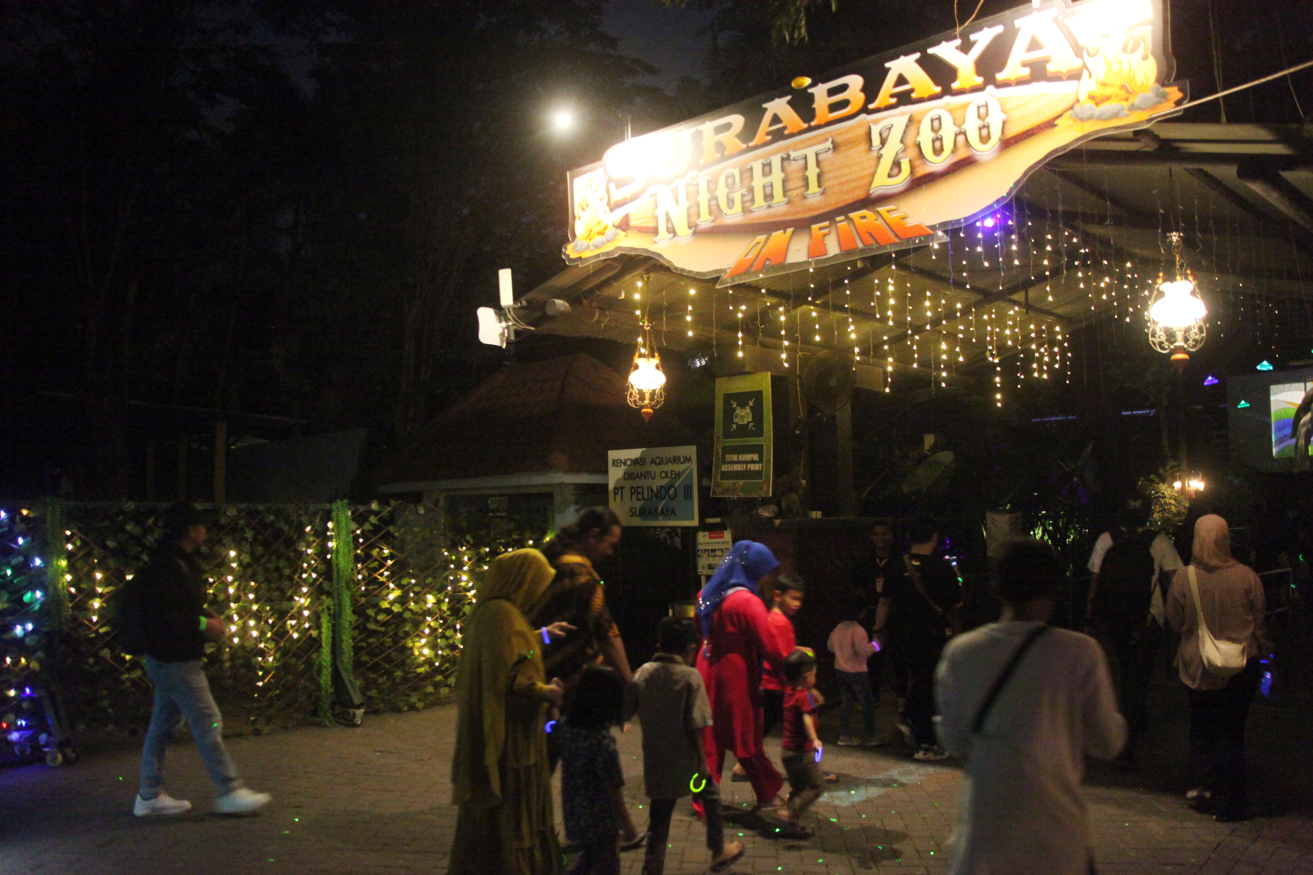 Wahana Surabaya Night Zoo sempat menjadi andalan di Kebun Binatang Surabaya.