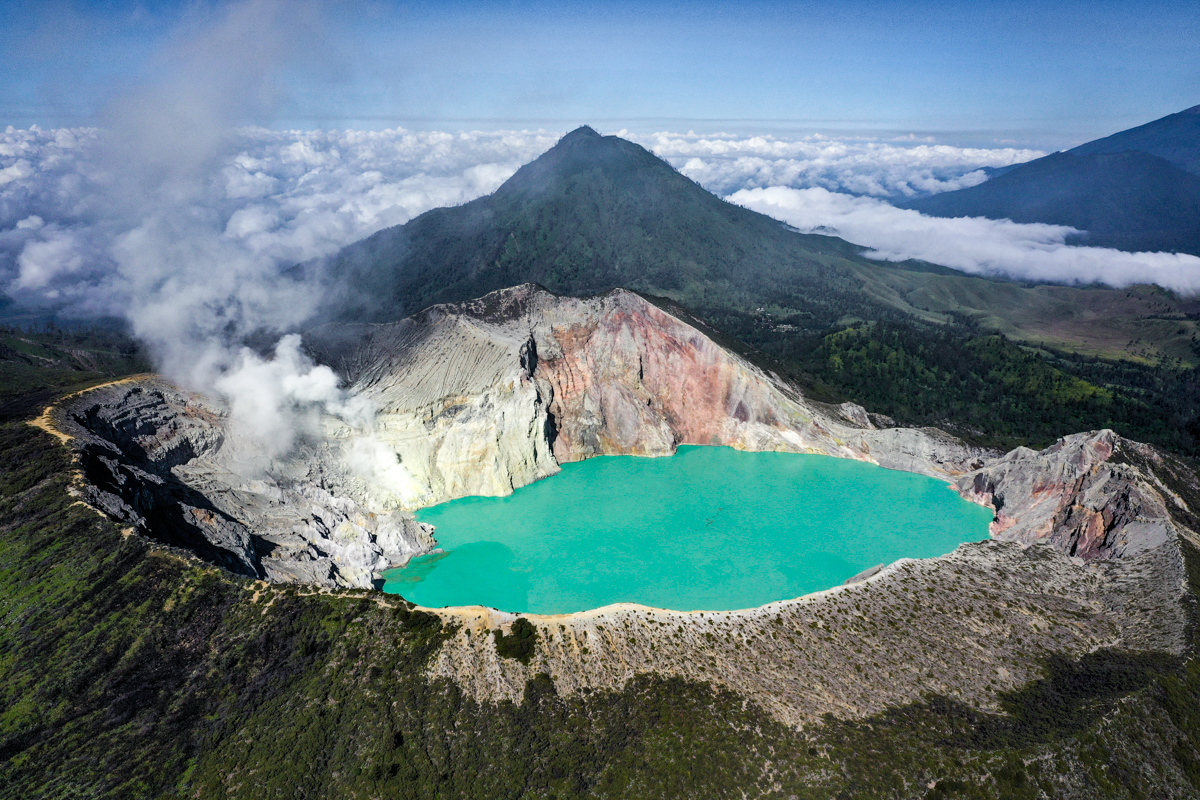 JUJUKAN WISATAWAN: Kawah Ijen menjadi destinasi wisata paling populer di Jawa Timur.