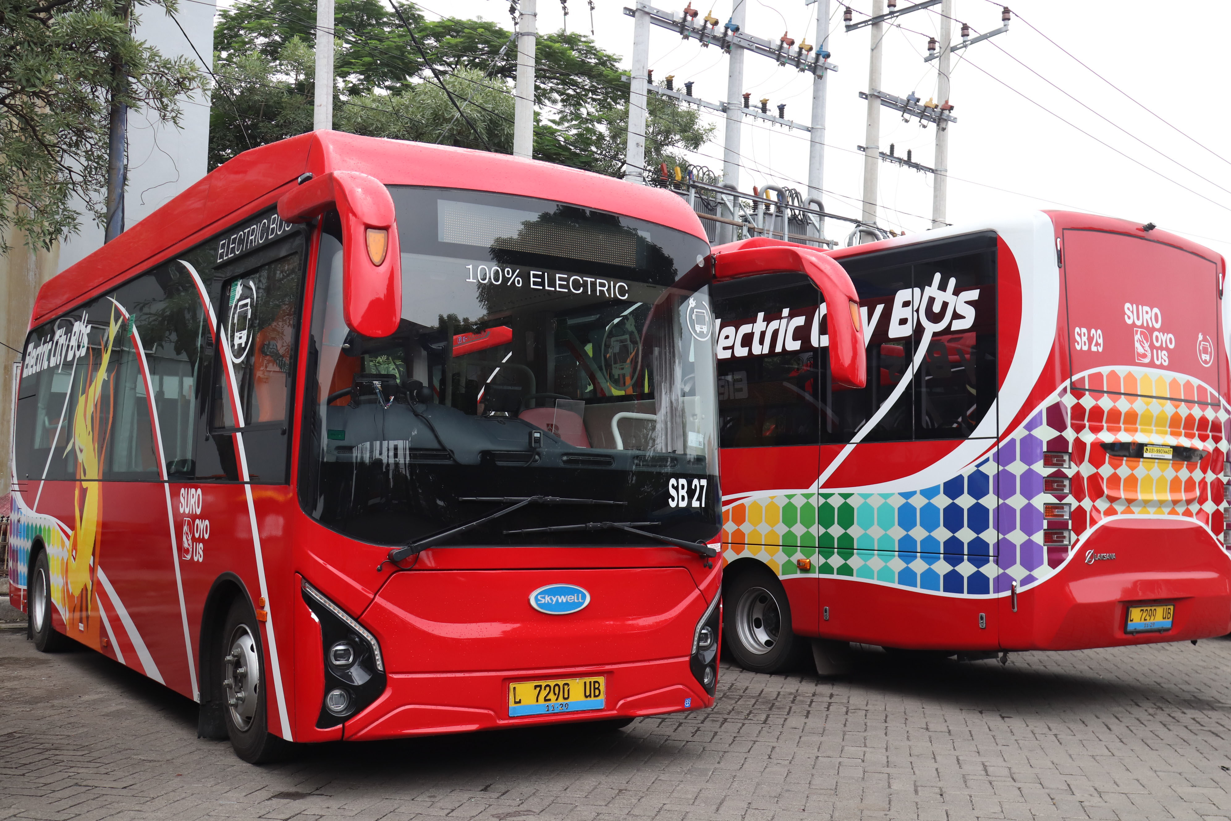 meski banyak peminat, layanan Electric City Bus Surabaya belum menjangkau kebutuhan mobilitas warga secara menyeluruh di Kota Pahlawan.