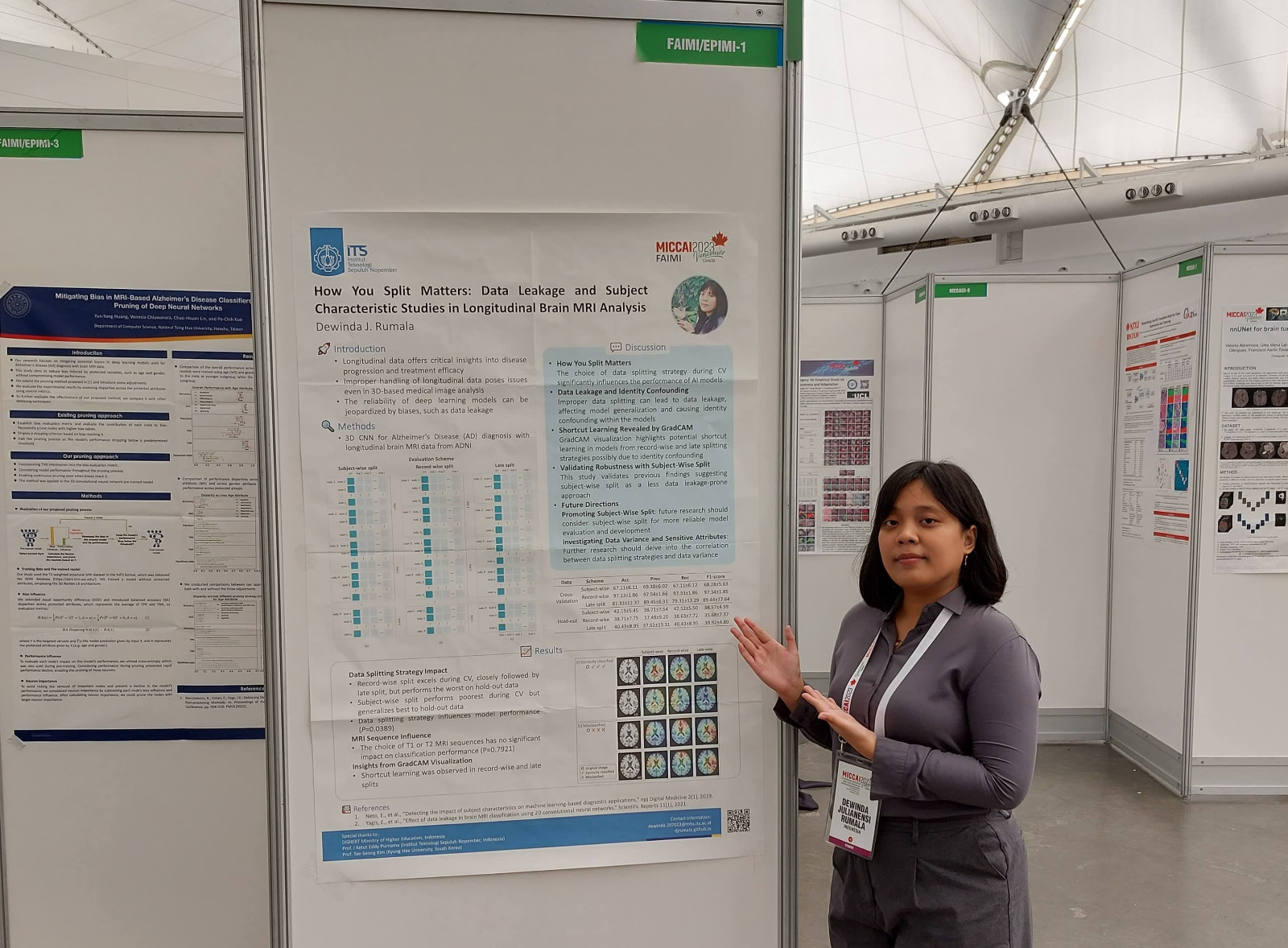 Dewinda Julianensi Rumala saat menjelaskan hasil temuannya untuk tingkatkan akurasi diagnosa alzheimer dan tumor otak pada MRI dengan teknologi AI.