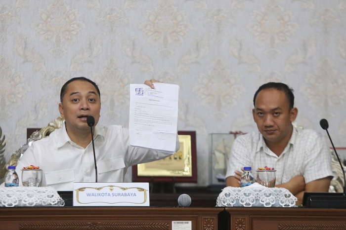 GERCEP: Wali Kota Surabaya Eri Cahyadi menyebut jika mulai besok, Pemkot Surabaya membuka poskos pengaduan untuk pekerja yang ijazahnya ditahan perusahaan.