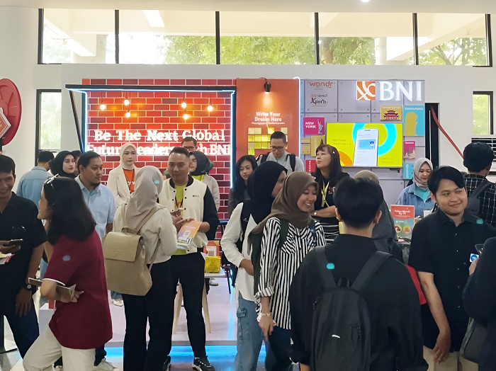 RAMAI: Suasana launching rejeki wondr BNI di Graha 10 November Institut Teknologi 10 Nopember Surabaya.
