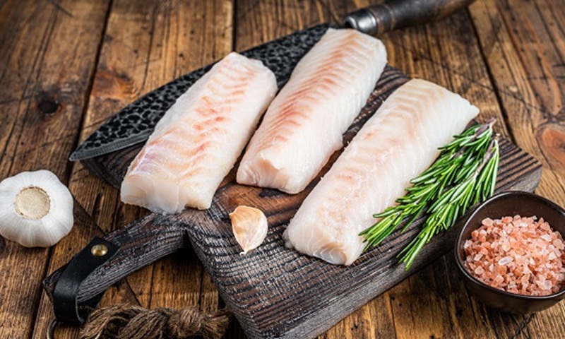 Ada cara tertentu untuk menghilangkan bau amis pada ikan agar olahan makanan dapat tersaji sempurna dan tanpa merusak cita rasa.