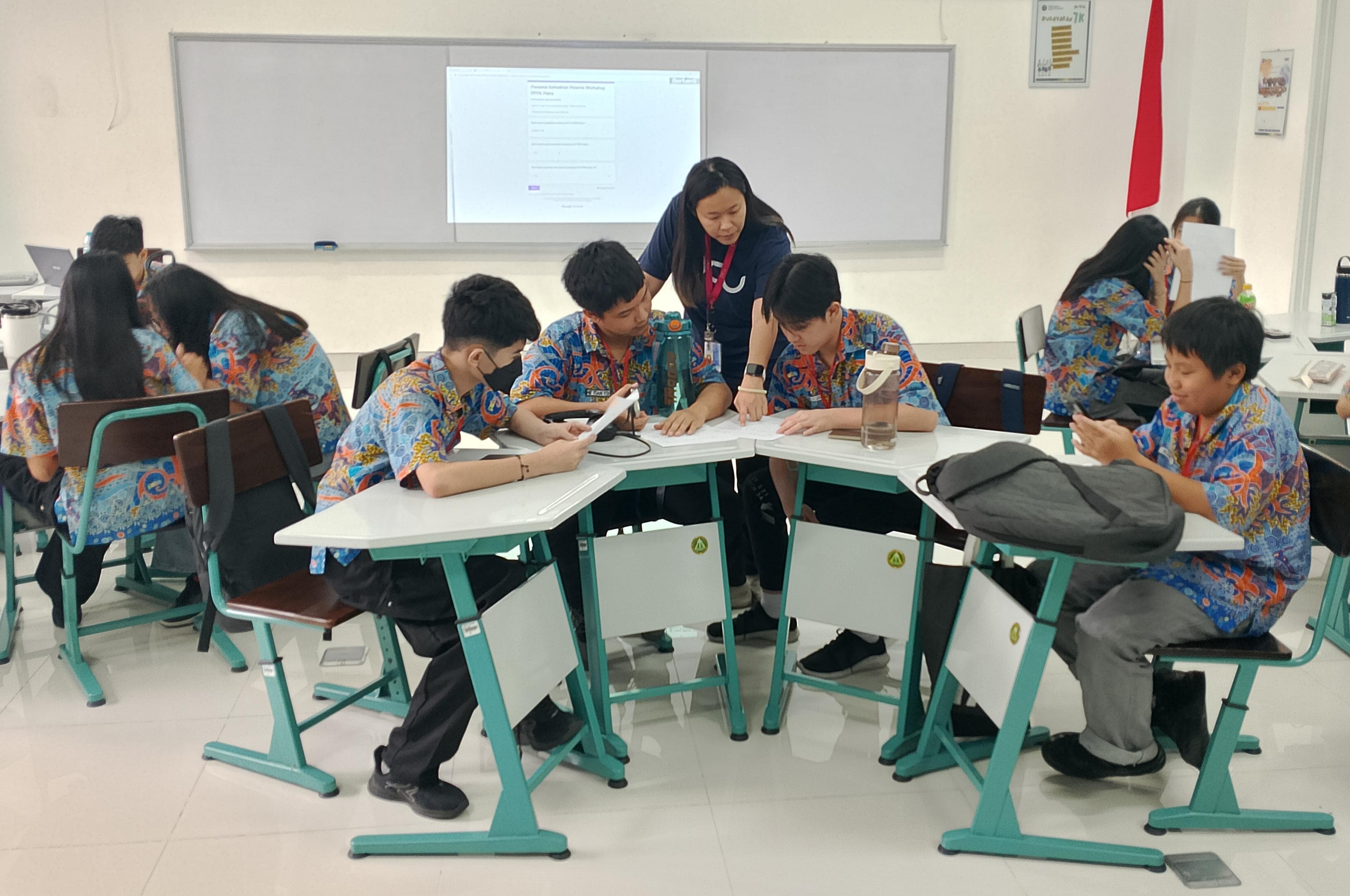 TINGKATKAN SKILL: Kegiatan Workshop Discovering the Magic of Chinese Storytelling dari Petra Christian University (PCU).