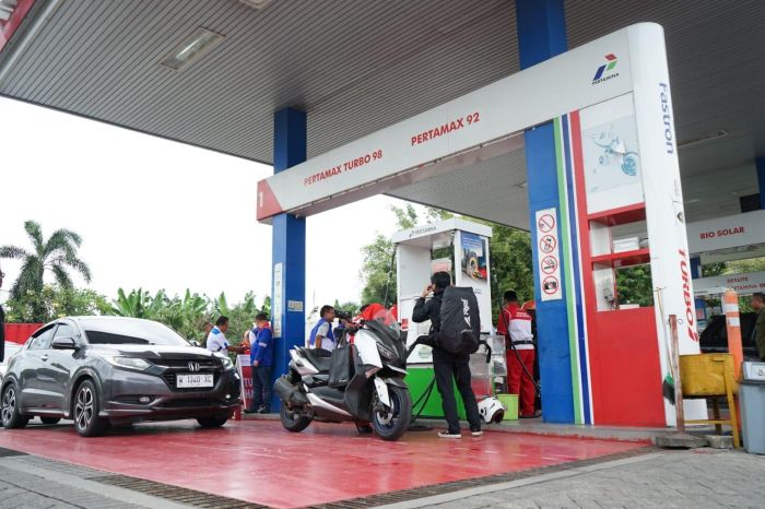 ISI BBM: Pertalite dan Pertamax Series alami peningkatan mencapai 13 persen, sedangkan untuk Gasoil (Biosolar dan Dex Series) mengalami penurunan hingga 15 persen pada perayaan Hari Raya Idulfitri