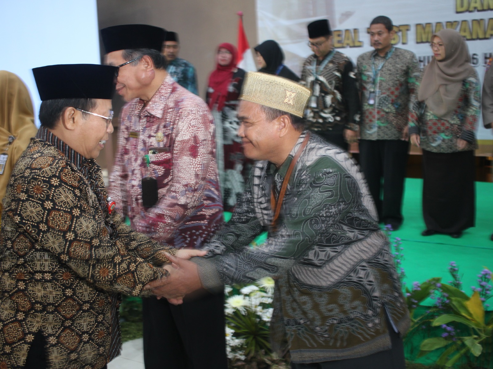 SIAP BERTUGAS: Panitia Penyelenggara Ibadah Haji (PPIH) Embarkasi Surabaya saat dilantik menandai kesiapan operasional haji 2025.