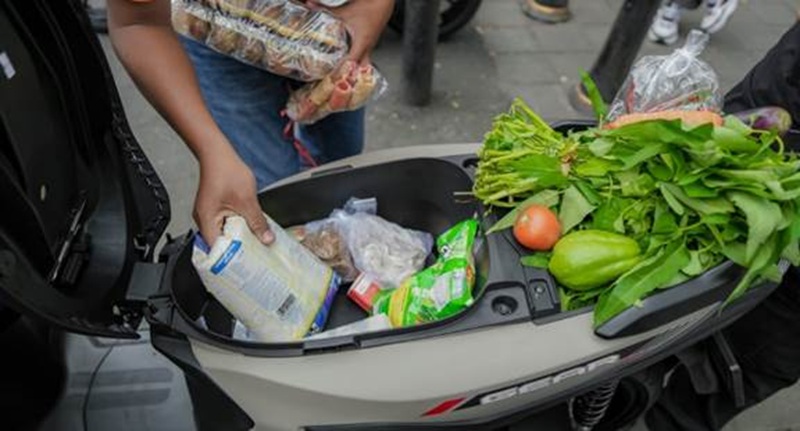 Berbagai fitur utilitas yang ada di GEAR ULTIMA memudahkan saat ingin membawa banyak barang.