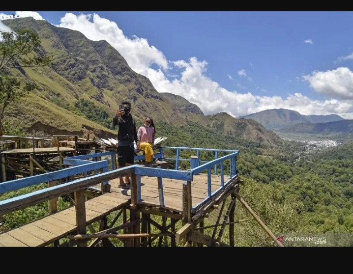 Jalur pendakian Gunung Rinjani di NTB cukup menantang. (*)
