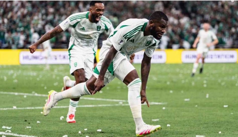 Mantan pemain AC Milan dan Barcelona Franck Kessi&eacute; mencetak gol kedua yang krusial setelah gol pembuka Galeno yang menakjubkan untuk menempatkan Al Ahli dengan kuat dalam kendali final Liga Champions