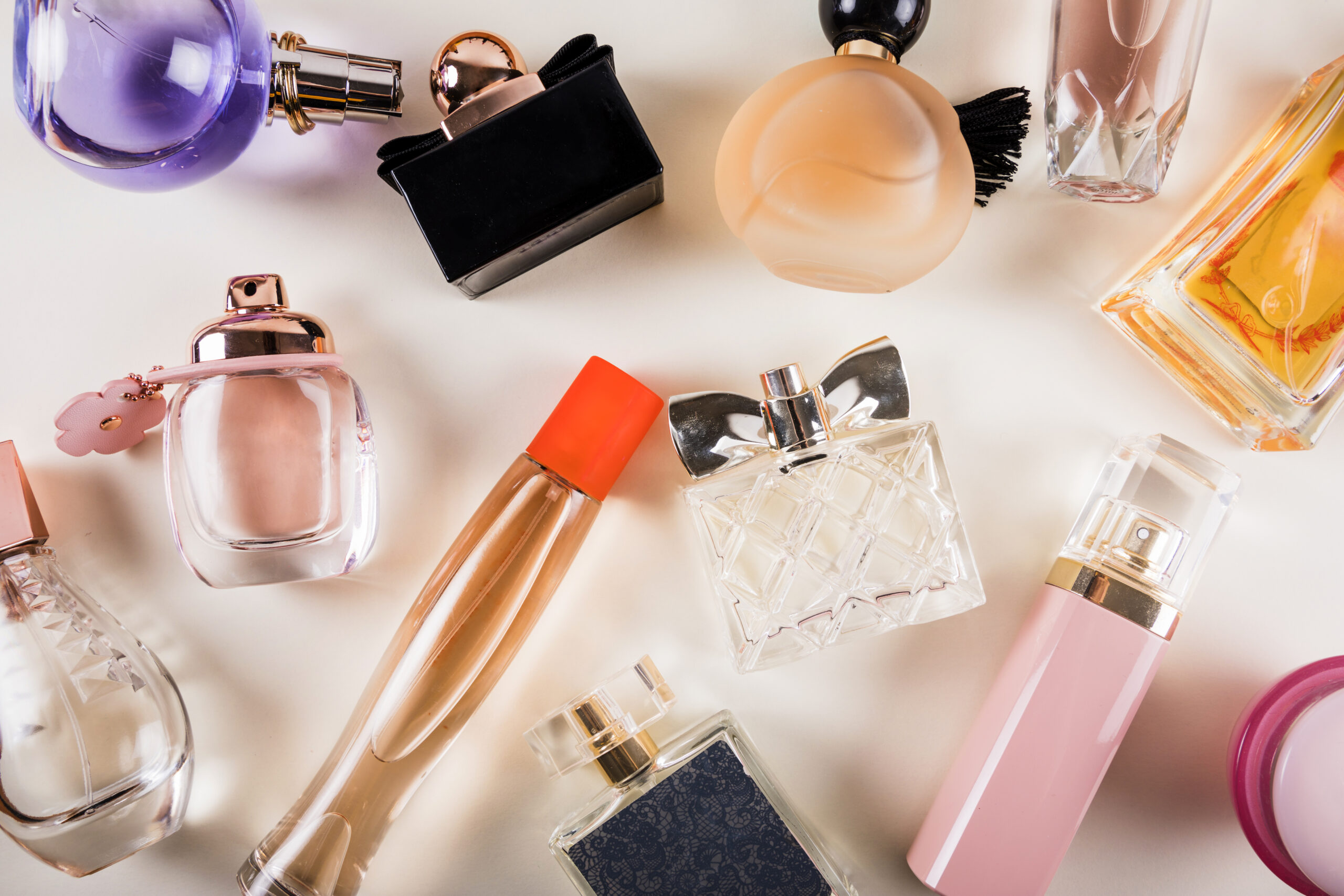 Jenis parfum yang berbeda tentu akan memberikan kepekatan aroma dan seberapa lama daya tahannya.