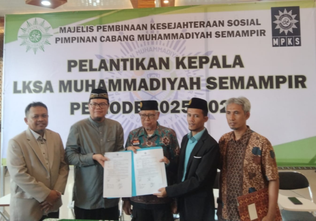DILANTIK: Ahmad Fathullah Nahkodai dilantik sebagai kepala LKSA Muhammadiyah Semampir untuk periode 2025&ndash;2030, Minggu (4/5).