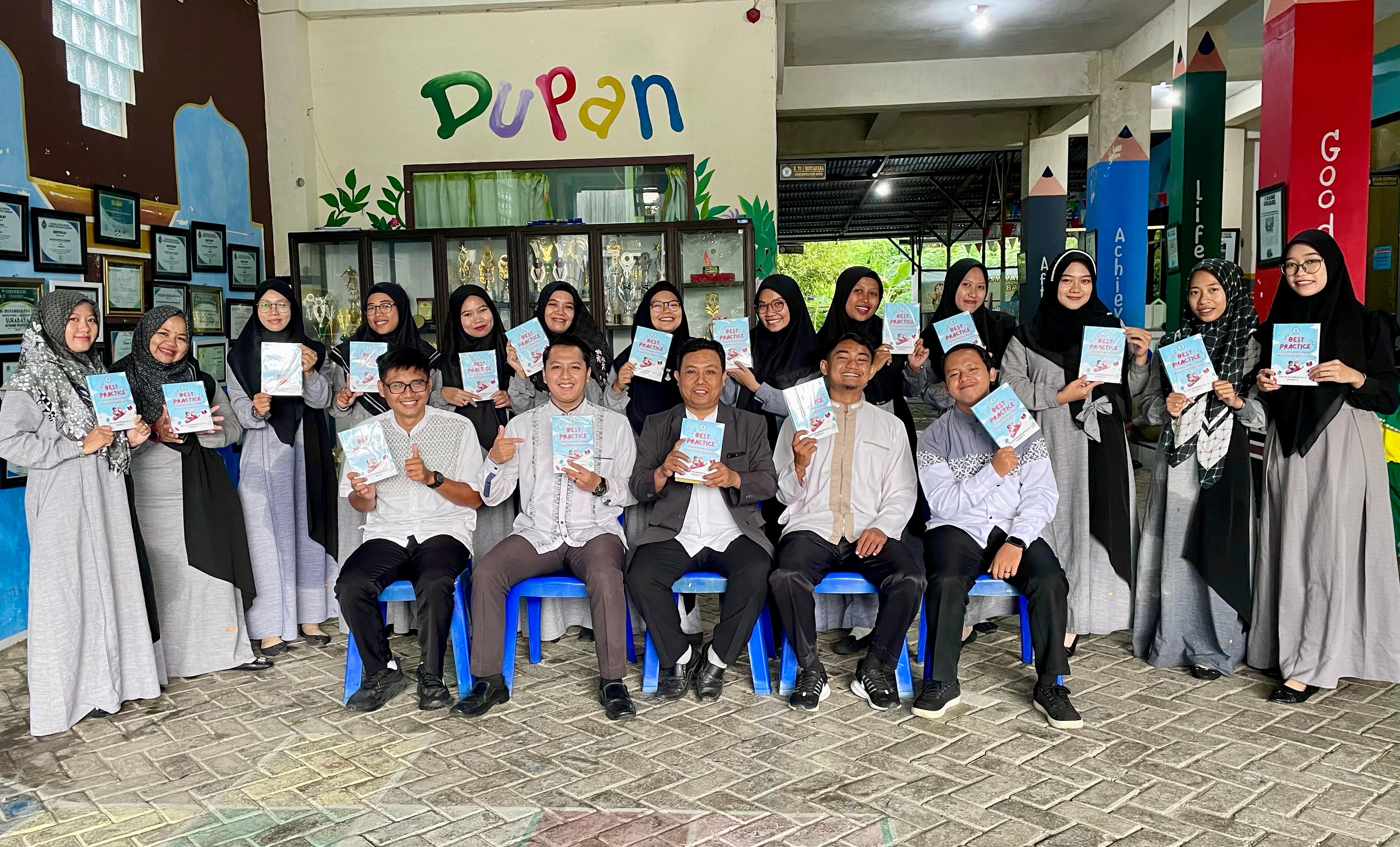 MEMBANGGAKAN: Peluncuran buku ini merupakan bentuk nyata kontribusi MIM Dupan dalam pengembangan pendidikan yang berkelanjutan dan reflektif.