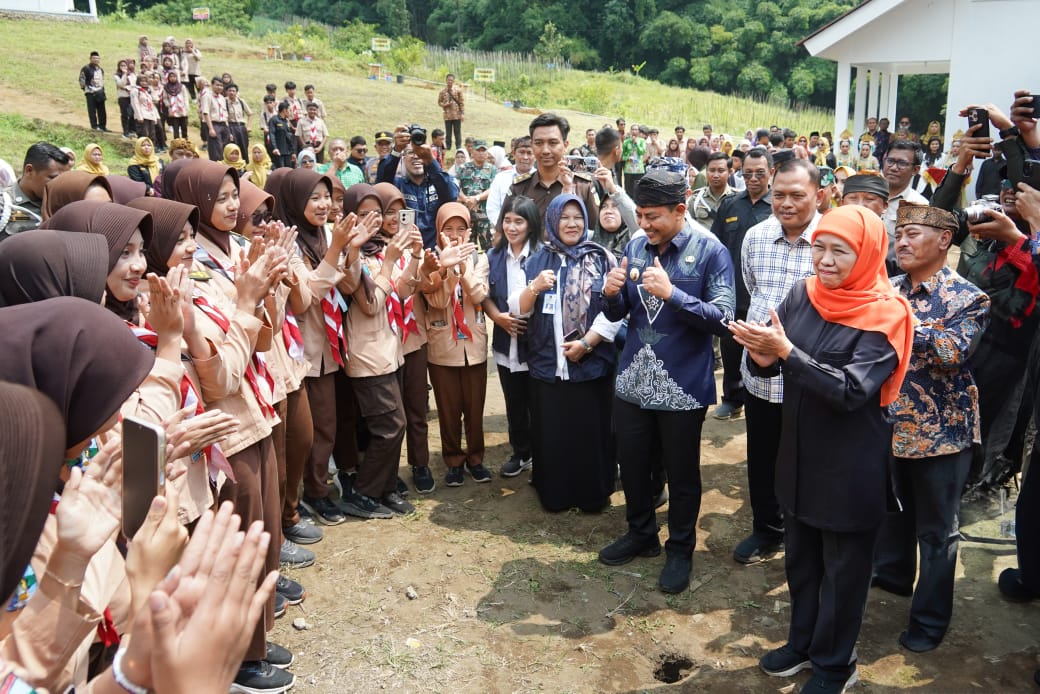 INOVATIF: Gubernur Jawa Timur Khofifah Indar Parawansa dalam kegiatan acara.