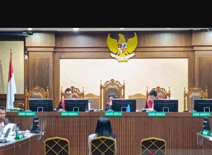 Meirizka Widjaja Tannur, ibunda terpidana Ronald Tannur, disidangkan di Jakarta. (IST)