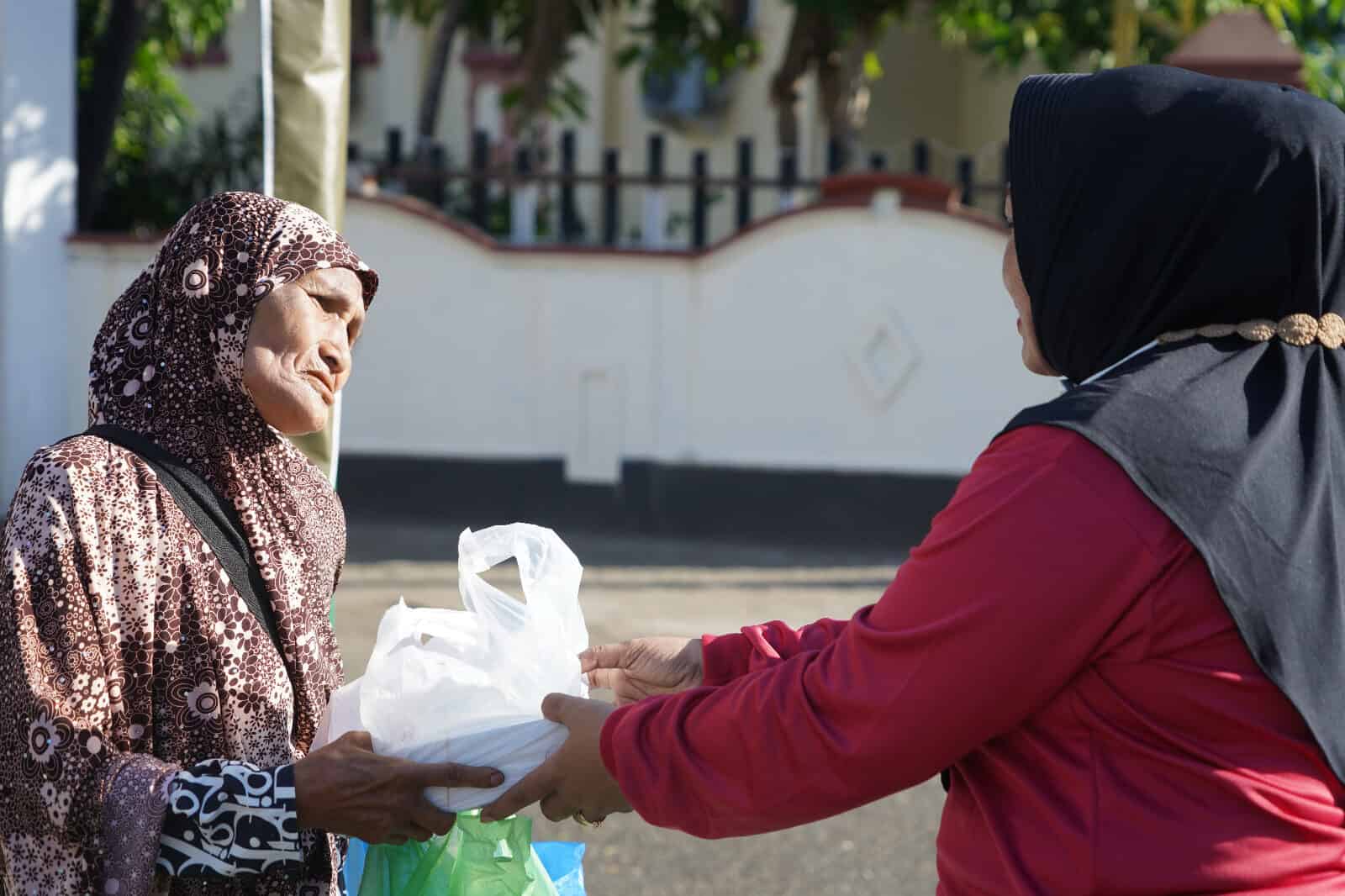 Jumat Berkah adalah konsep bersedekah yang semakin populer di kalangan masyarakat.
