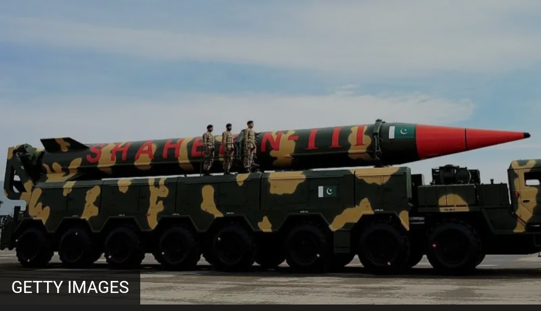 Rudal balistik Shaheen-III milik Pakistan yang juga bisa dipersenjatai dengan hulu kepala Nuklir.