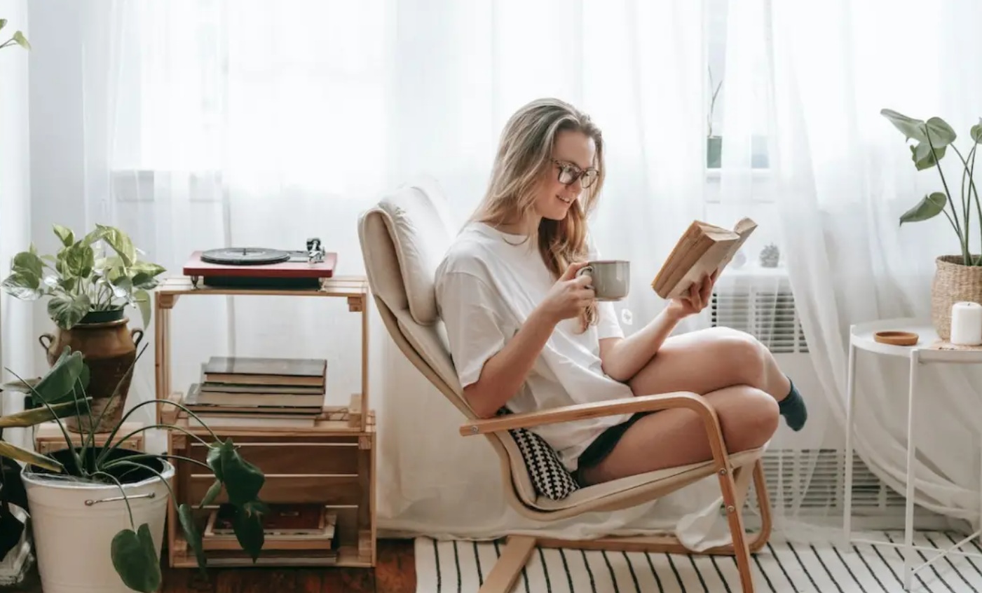 Orang introvert cenderung menyukai aktivitas yang memberikan ketenangan.