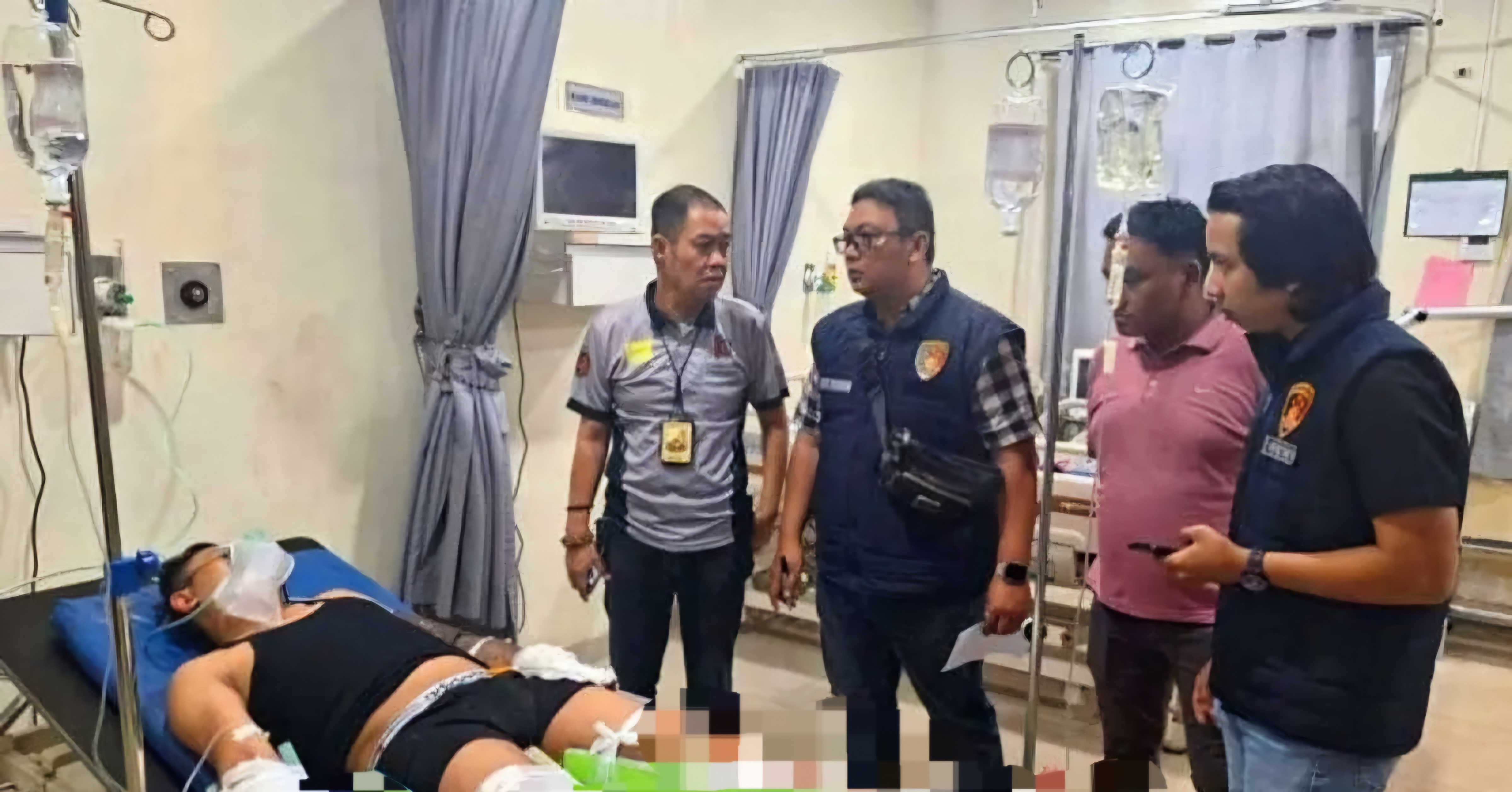 PERAWATAN : Korban Ahmad gagal menikah. Calon pengantin ini diserang orang menggunakan sajam dan senpi di Palembang, Sumsel. (ANTARA/RADAR SURABAYA)