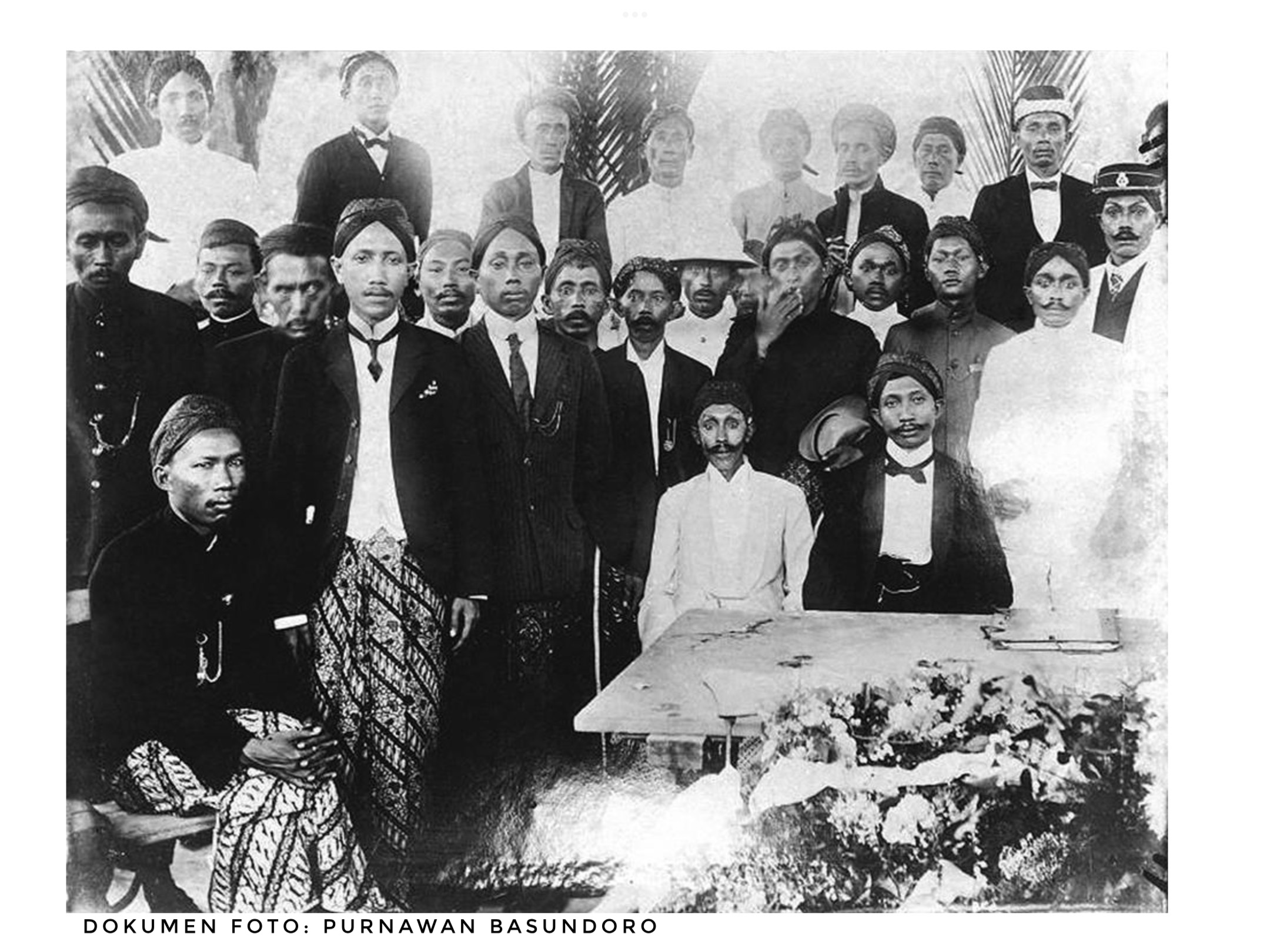 Tokoh-tokoh pergerakan di Surabaya yang juga kawan-kawan Soekarno dan turut membentuk semangat juangnya.