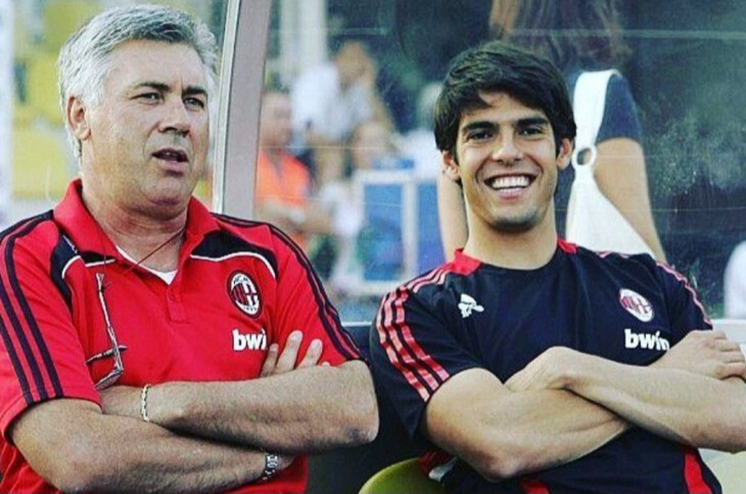 Carlo Ancelotti dan Ricardo Kaka ketika masih bersama-sama menjadi andalan AC Milan.