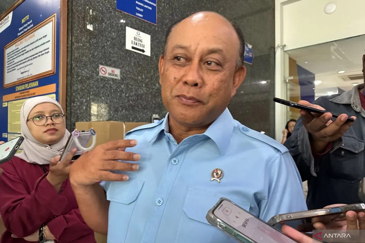 TARGET : Kepala BGN Dandan Hindayana memastikan pembangunan 1.542 SPPG selesai Agutus tahun ini untuk program MBG. (ANTARA/RADAR SURABAYA)