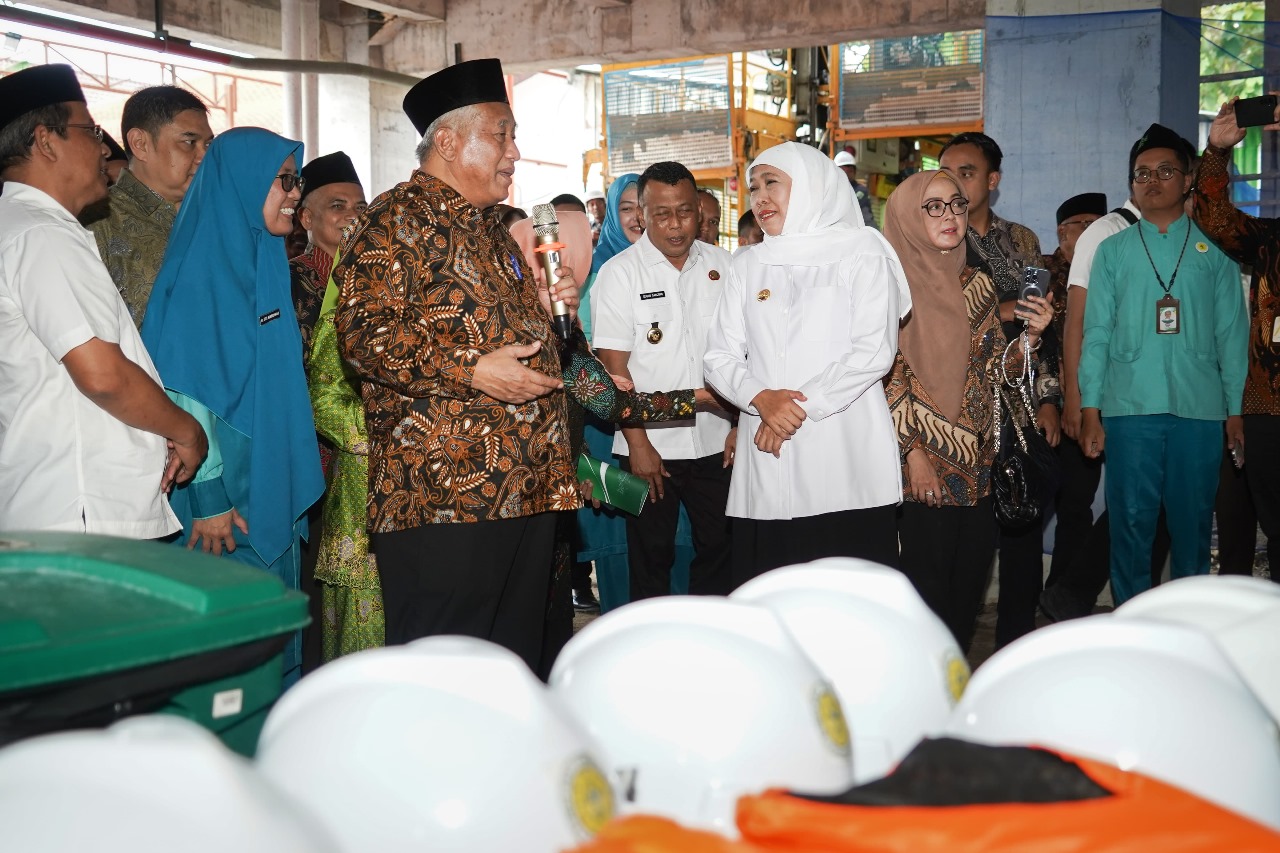 KOMUNIKASI: Rais Syuriyah PBNU, Prof. M. Nuh mengajak seluruh masyarakat untuk bergotong royong mendukung langkah Khofifah.