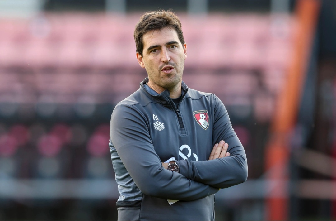 Andoni Iraola paling favorit menggantikan Ange Postecoglou.