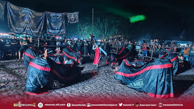 AKSI: Bantengan, budaya asli Malang yang kerap dimainkan di Kota Surabaya.