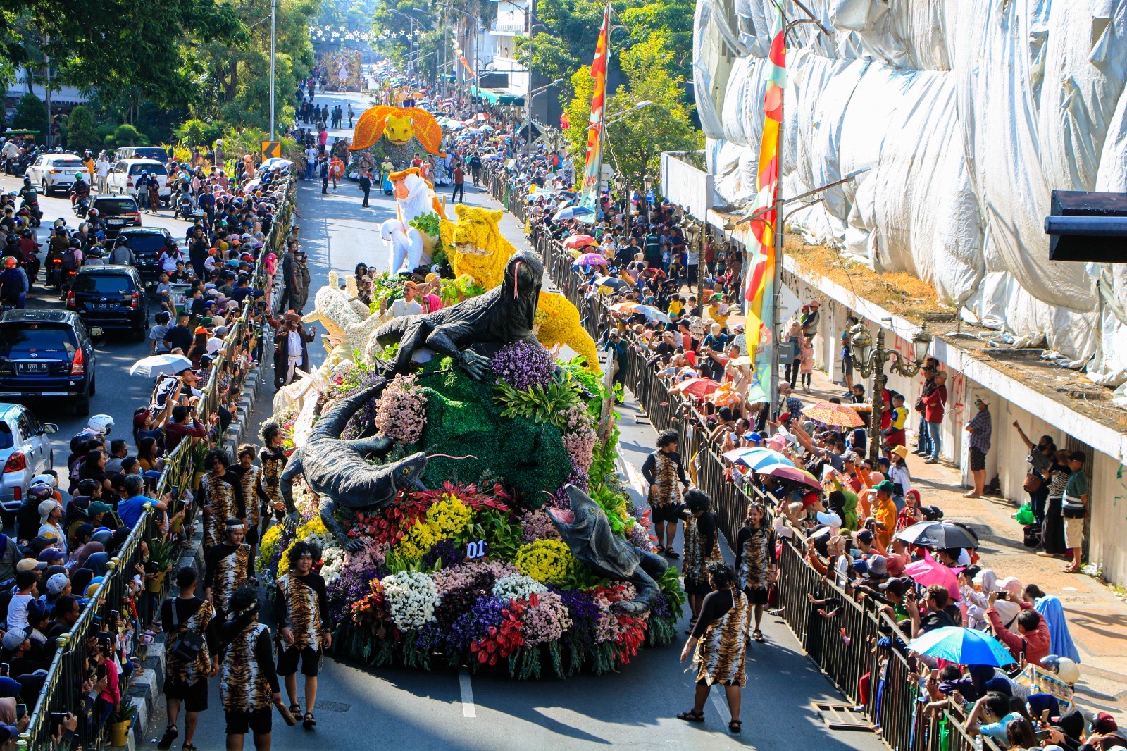 Parade Surabaya Vaganza 2025 akan Kembali hadir sebagai rangkaian Hari Jadi Kota Surabaya (HJKS) ke-732.