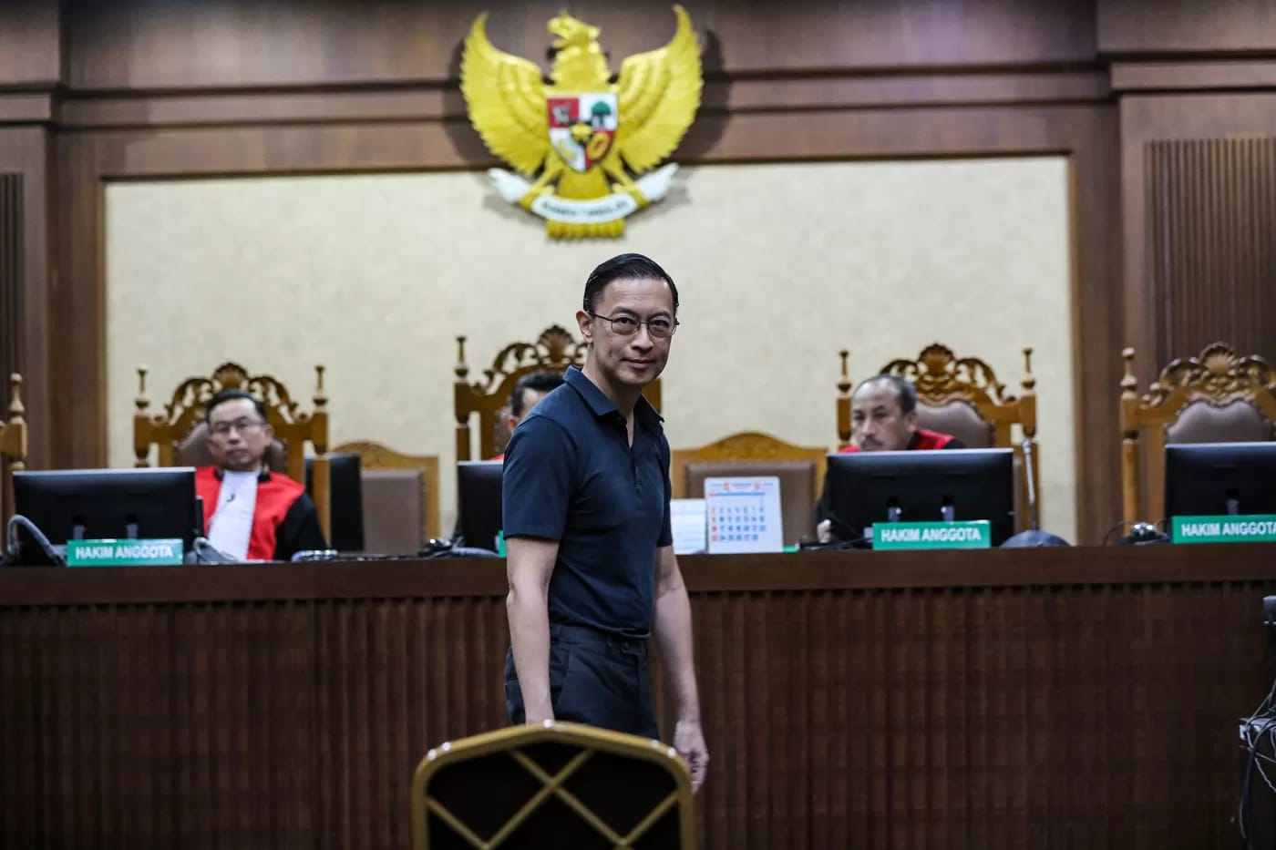 IZIN : JPU meminta izin penyitaan dua barang Ipad dan MacBook ke hakim saat sidang kasus impor gula di Kemendag dengan terdakwa Tom Lembong. (JPC/RADAR SURABAYA)