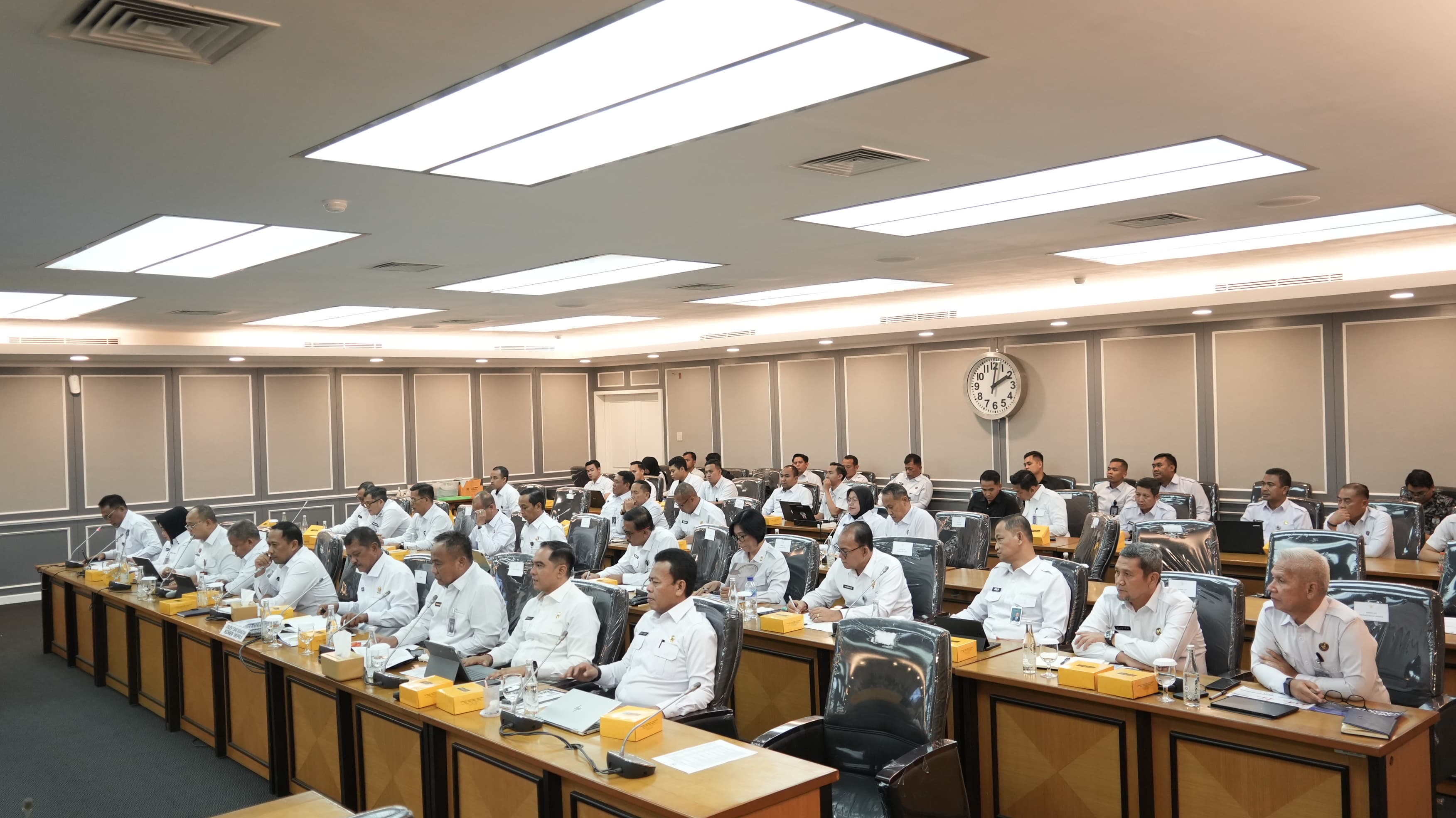 KOORDINASI: Jajaran Kantor Wilayah Direktorat Jenderal Pemasyarakatan Jawa Timur, menghadiri Rapat Dengar Pendapat (RDP) bersama Komisi XIII DPR RI pada Kamis, 22 Mei 2025, yang berlangsung di Jakarta