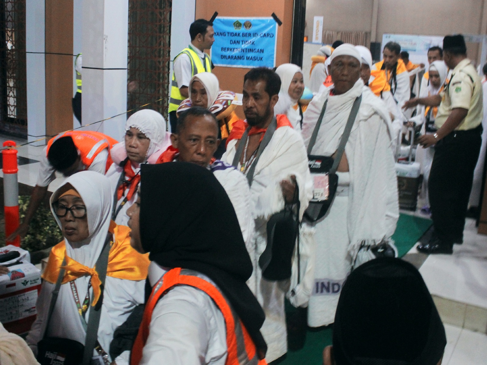 CUKUP: CJH Embarkasi Surabaya saat ini dipastikan akan berkurang dari porsi mengingat banyaknya kursi kosong karena pemerintah Arab Saudi sudah menutup permohonan visa baru.