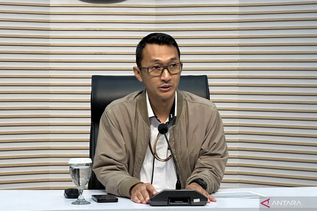 PEMERIKSAAN : Jubir KPK Budi Prasetyo membenarkan ada tiga saksi diperiksa terkait dugaan kasus suap di Kemnaker. (ANTARA/RADAR SURABAYA)
