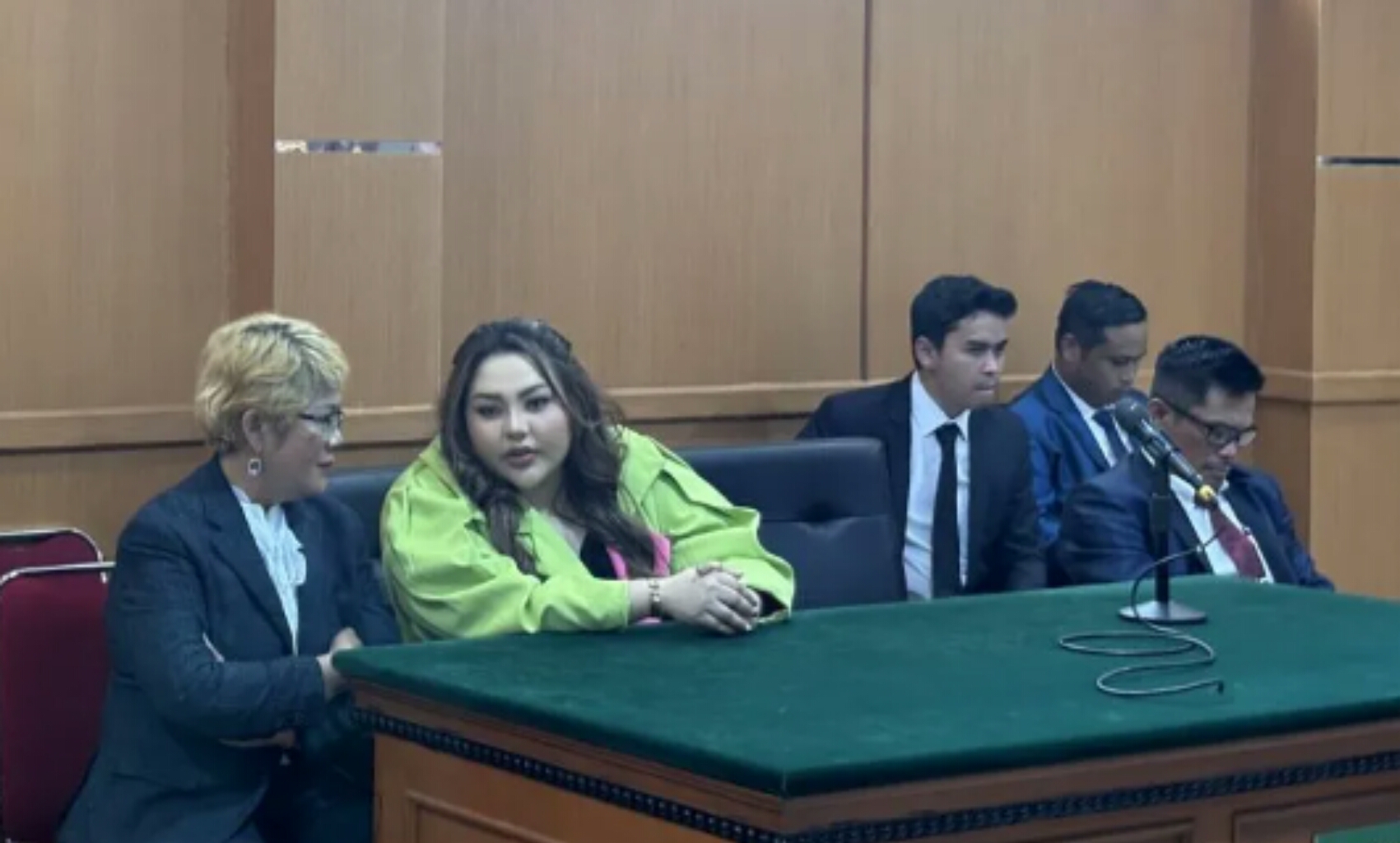 Lisa Mariana gugat Ridwan Kamil di PN Bandung. (IST)
