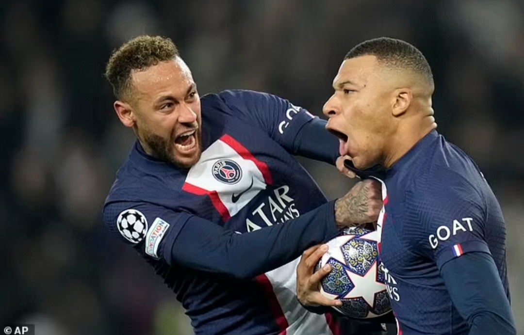 Neymar (kiri) dan Kylian Mbappe merupakan bagian dari apa yang diharapkan para penggemar sebagai era keemasan PSG, bersama dengan Lionel Messi, namun tidak mampu memenangkan Liga Champions.