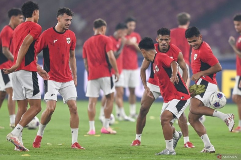Latihan timnas Indonesia di Stadion Gelora Bung Karno sebelum laga Lawan Tiongkok.
